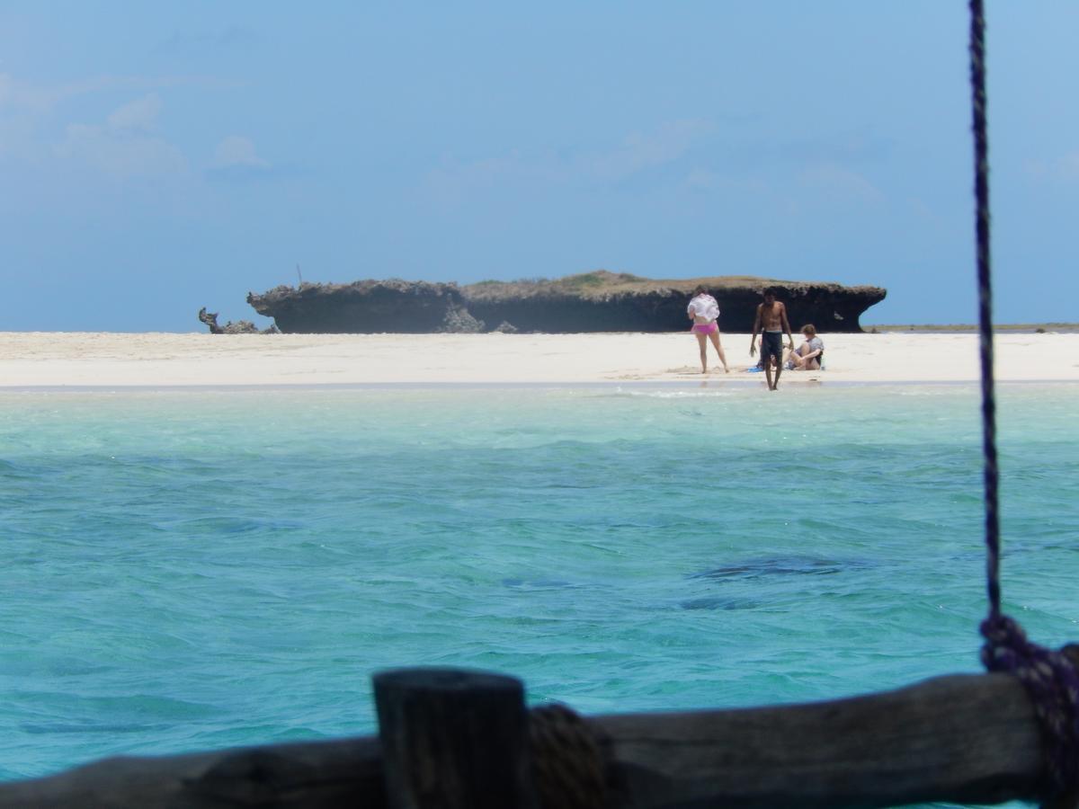 Blue Monkey Beach Cottages Shimoni エクステリア 写真