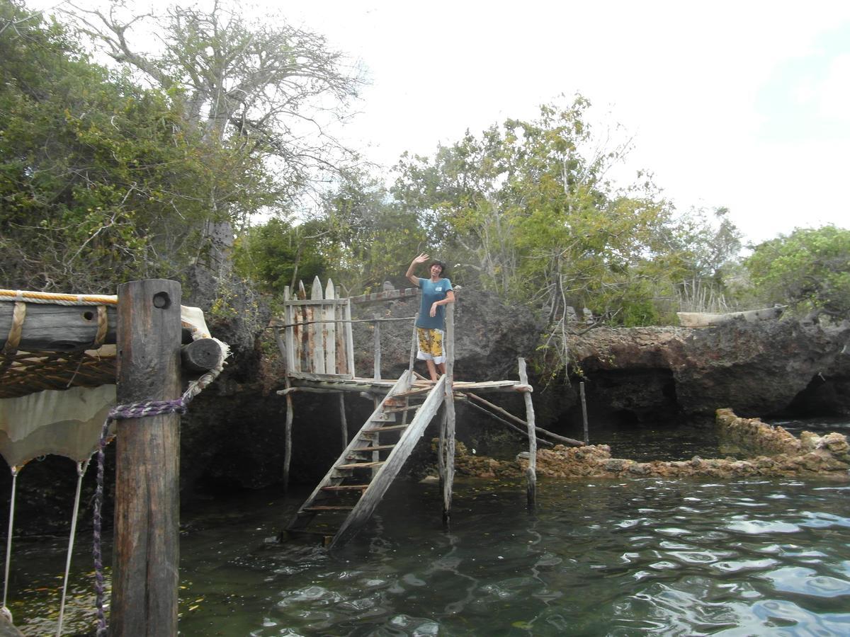 Blue Monkey Beach Cottages Shimoni エクステリア 写真